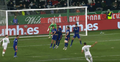 2017 争议事件：休斯顿太空人被爆出在夺冠赛季利用电子设备非法窃取暗号